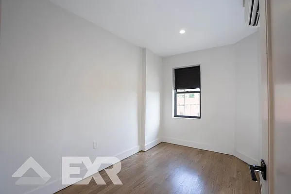 Rented by EXR | media 11