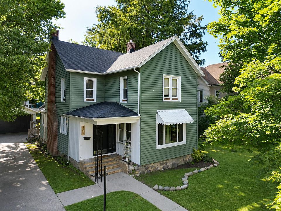 1st image of 207 S Barry St