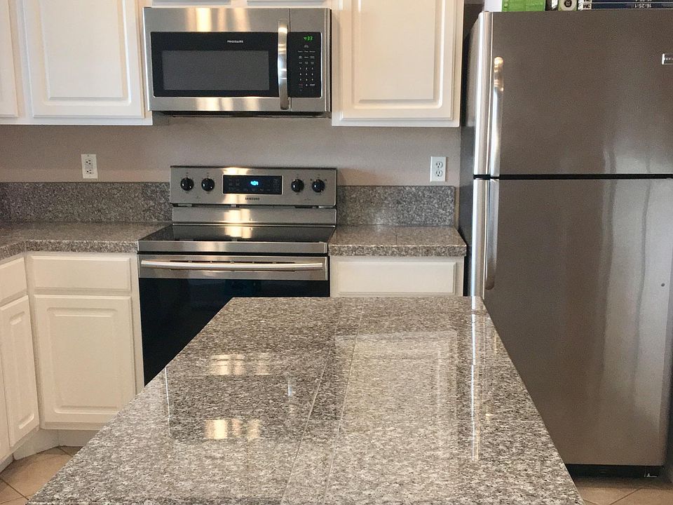 1st image of 2044 Oxford Ln