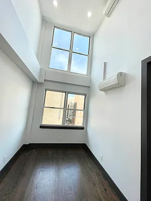 Rented by Delmark Realty LLC | media 6