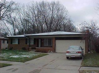 5553 Shale Dr, Troy, MI 48085