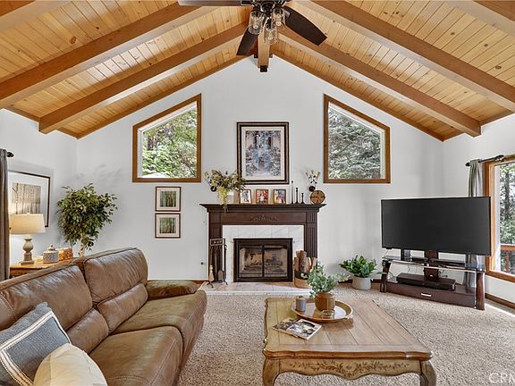5th image of 360 Riviera Dr