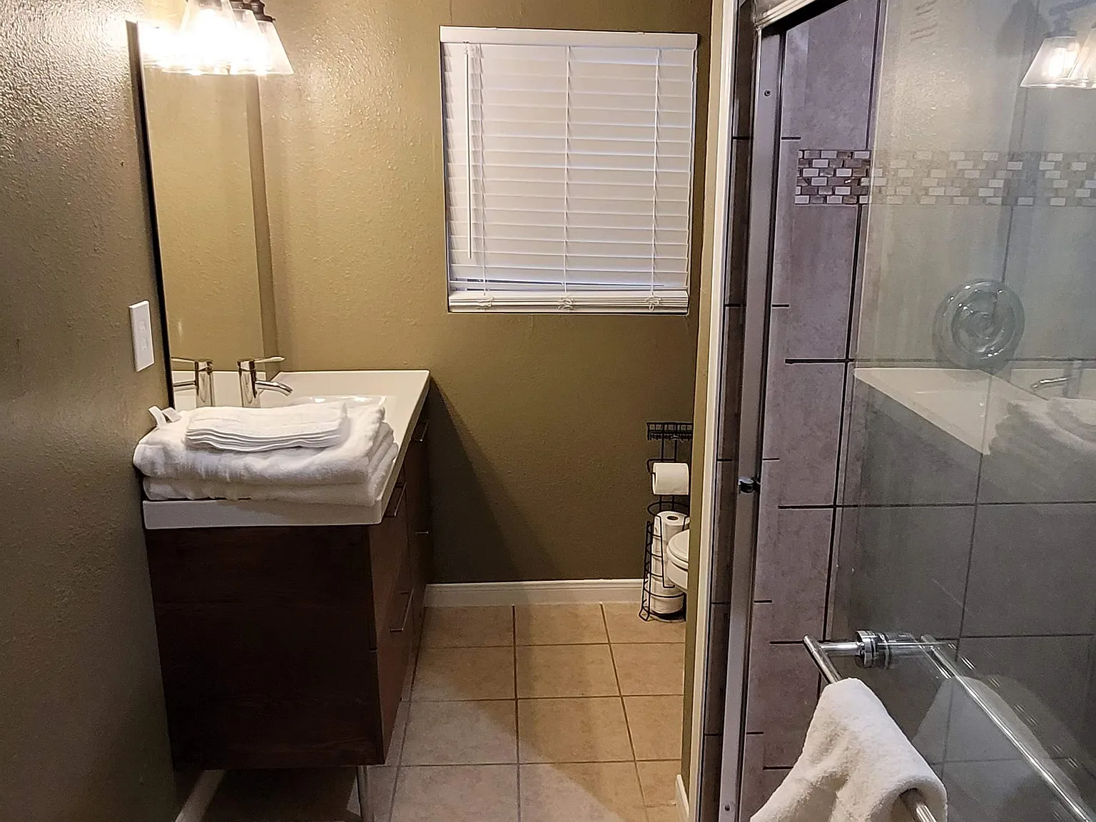 3425 Rebecca — Photo 2