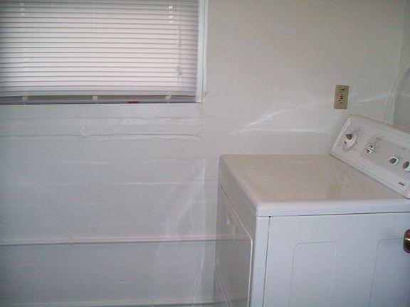 4th image of 54 Poinsettia Dr