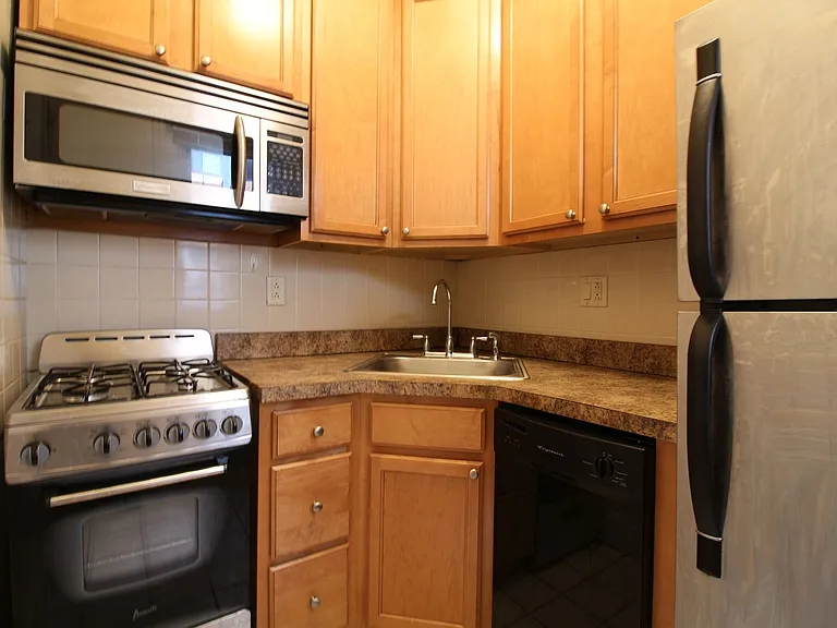 30 S. 22nd Street — Photo 11