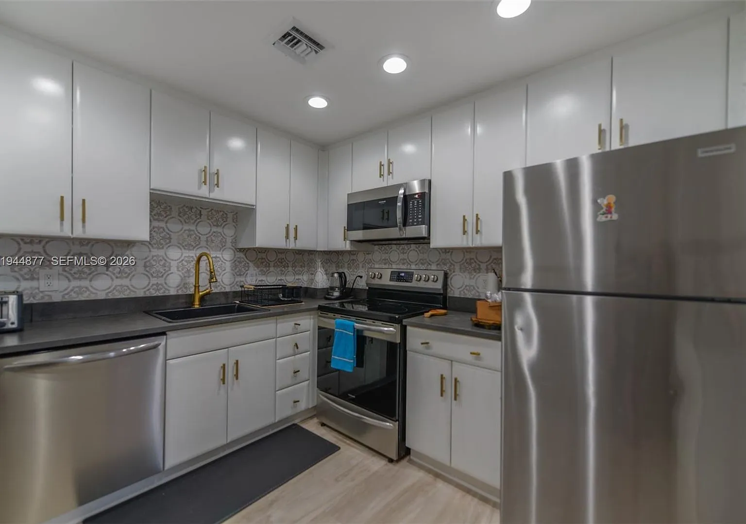 1950 S Ocean Drive 19E, Hallandale Beach, FL 33009 — Photo 1