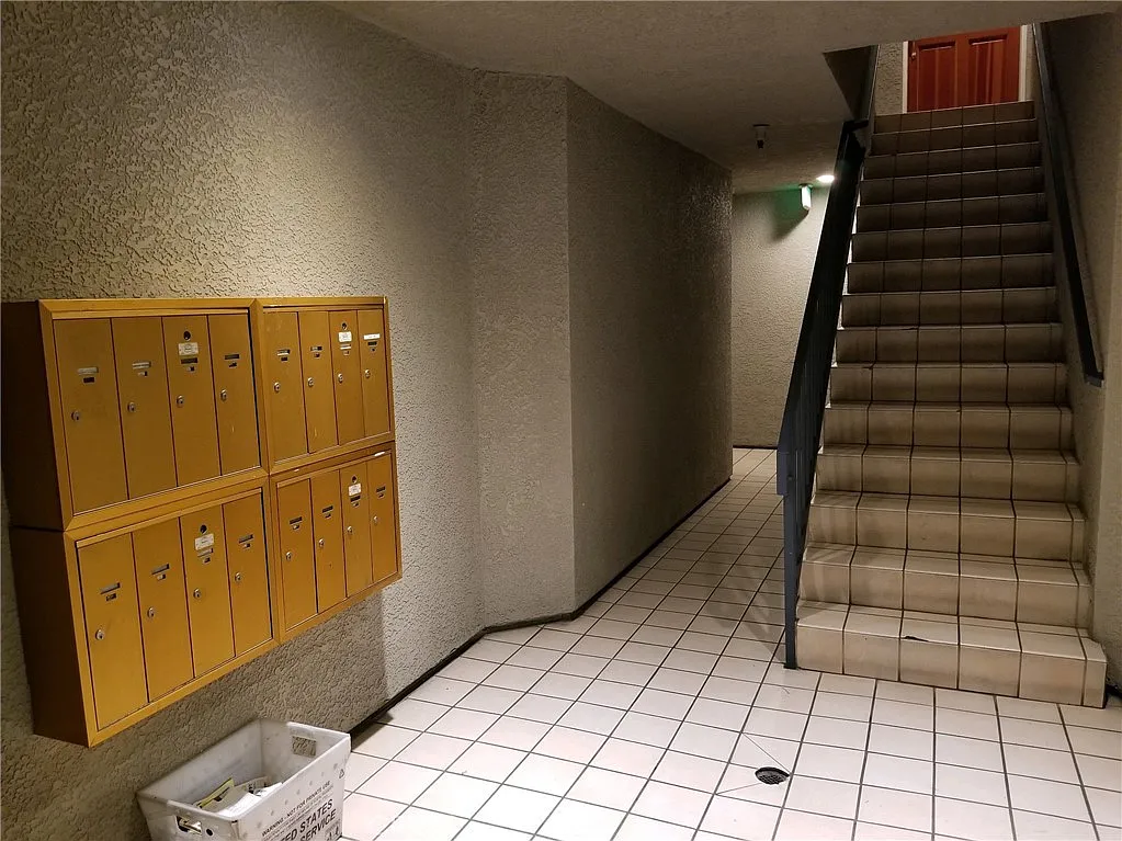 1 bed, 700 sqft, $2,200 — Photo 4