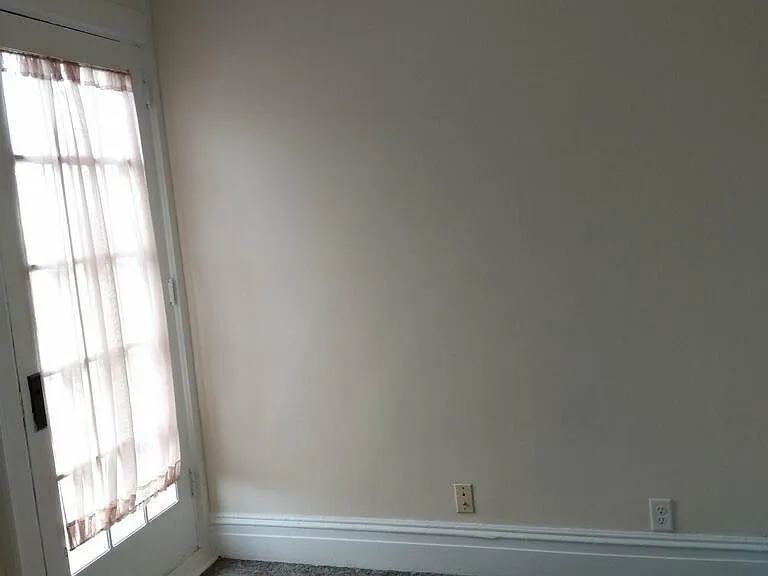 306 W Locust St #3 — Photo 4