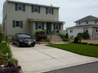 11 East Ave, Lawrence, NY 11559