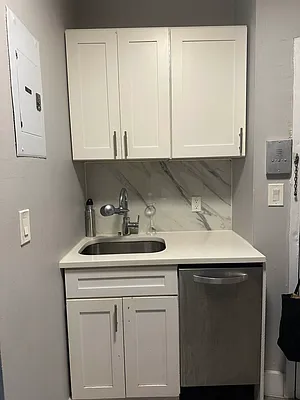 Rented by Premier One Realty LLC | media 4