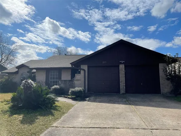2215 Winter Bay Ln, Houston, TX 77088
