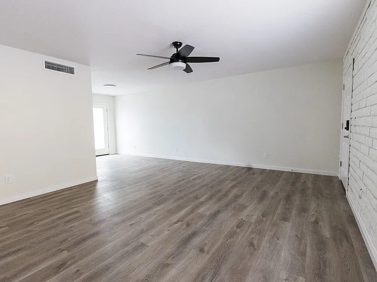 85 W Willetta St — Photo 15