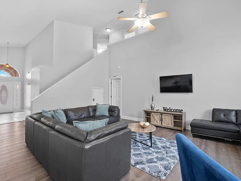 Riggs Cir — Photo 5