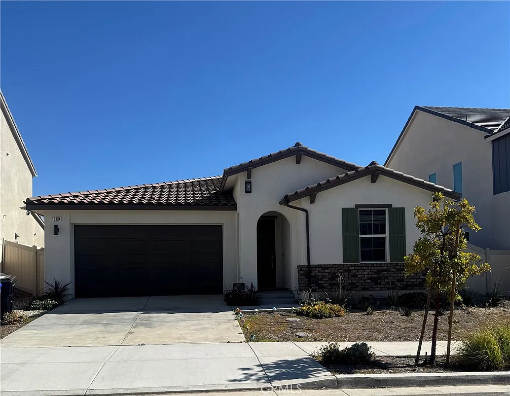4 bed, 2085 sqft, $5,000 — Photo 1