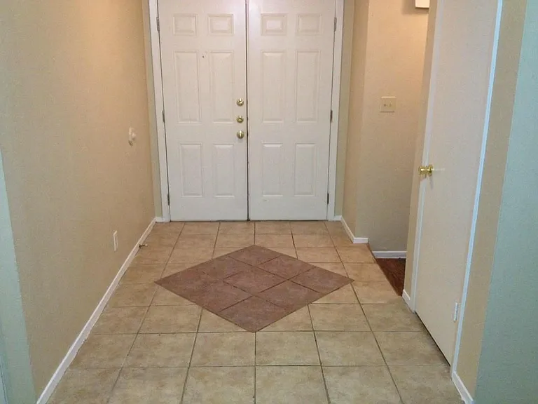 7100 Meadow Run — Photo 2