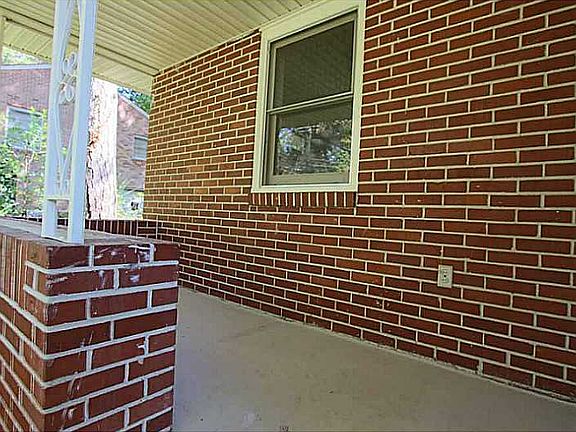 3rd image of 469 Robin Ln SE