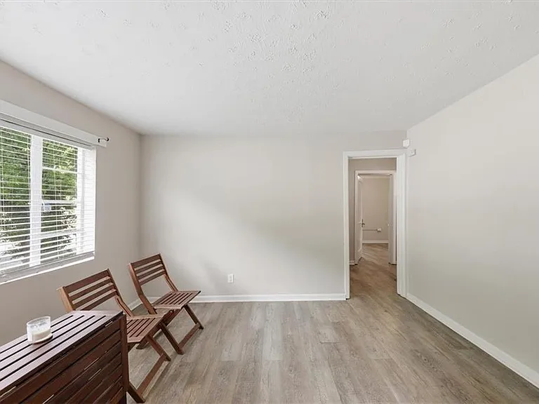 154 Lawton St SW — Photo 5