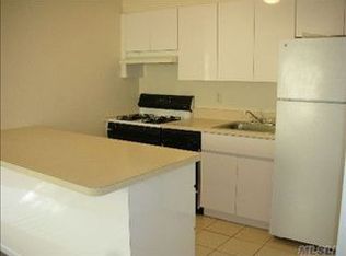 625 Fulton St APT 2, Farmingdale, NY 11735