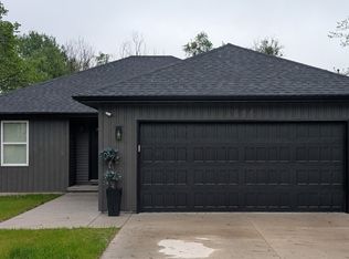 1844 N Marlan Ave, Springfield, MO 65803