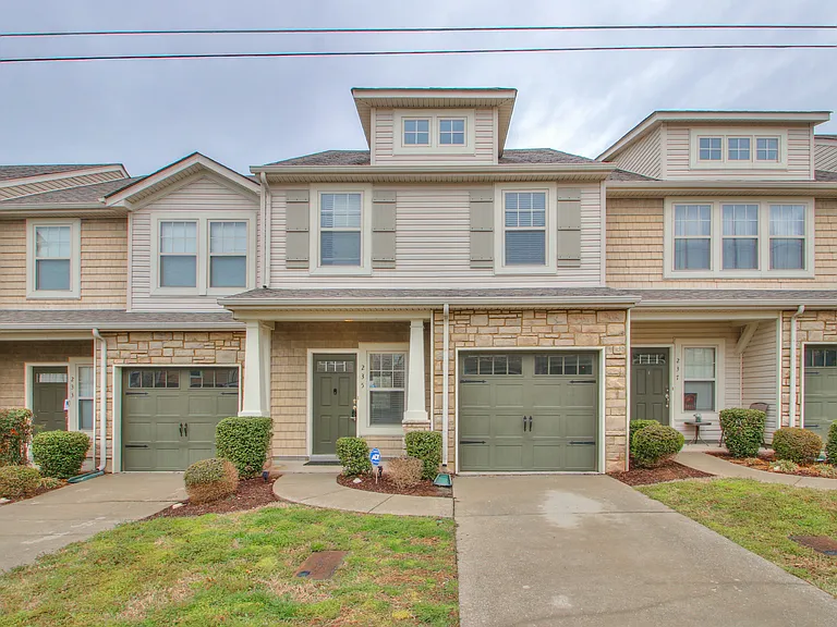 735 Tulip Grove Rd — Photo 1