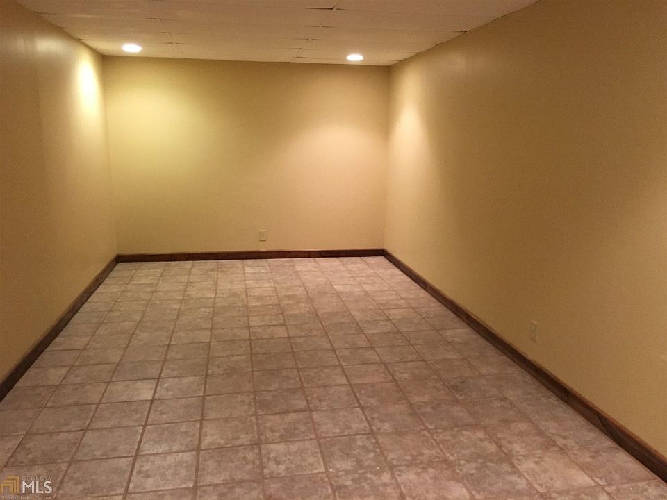 1st image of 354 Clyde Ct