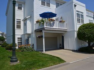 305 W Marina Pkwy, Lorain, OH 44052