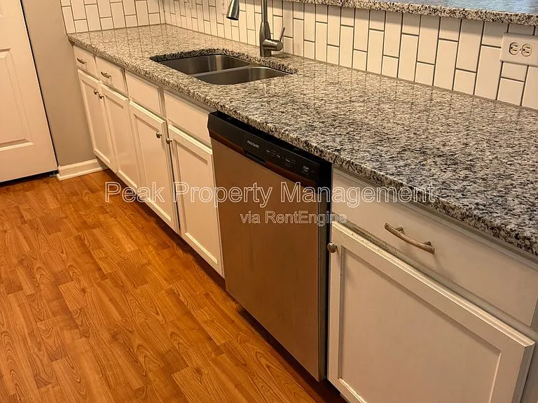 9411 Links Ln #M — Photo 17