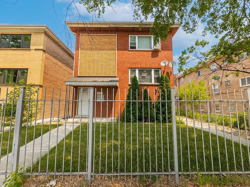 W 47th St