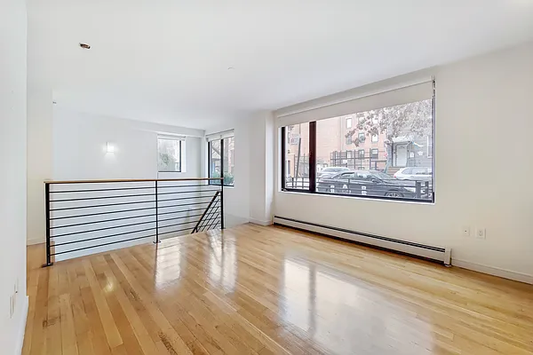 Living room, photo 2
