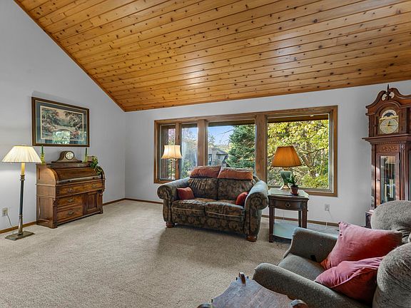 4th image of 9073 Hyland Creek Cir