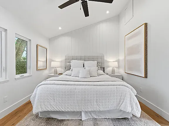 King size Bed