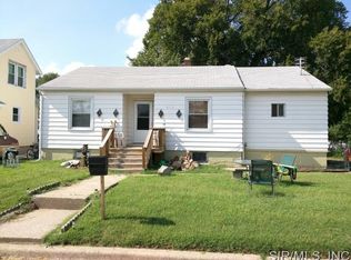 215 Picker Ave, Wood River, IL 62095