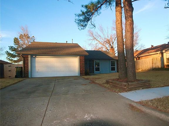 2nd image of 1921 Oakcreek Dr