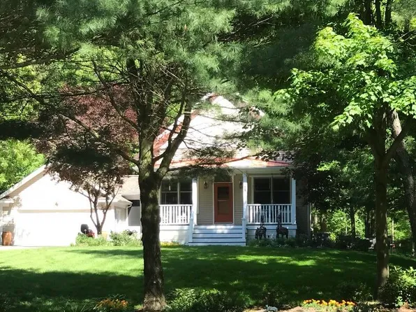 6404 Ototeman Trl, Saugatuck, MI 49453