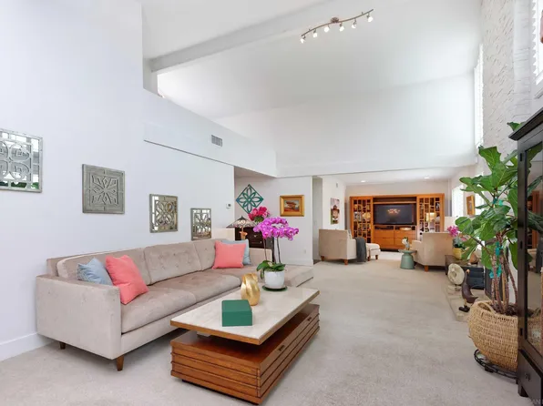 107 Remedios Ct, Solana Beach, CA 92075