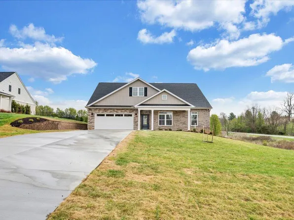 28 Scarlet Dr, Daleville, VA 24083