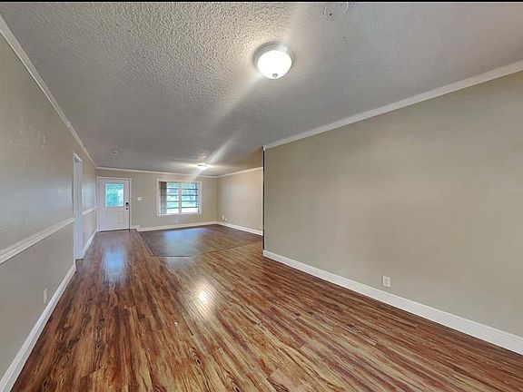 5th image of 7520 NW 13th Ct