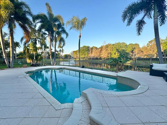 5th image of 5330 Grand Banks Boulevard