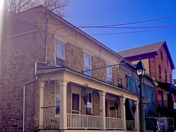 2nd image of 51 Pioneer St