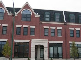 5904 N Northwest Hwy, Chicago, IL 60631
