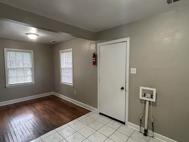 899 Chatwood St — Photo 6