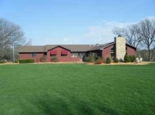 5 Sangamon Bluffs Rd, Mansfield, IL 61854