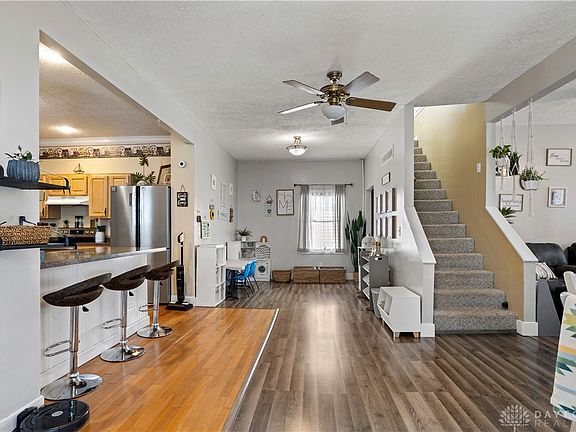 5th image of 706 Broadway Ave
