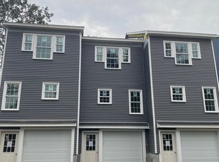 8 Village Way, Kennebunk, ME 04043