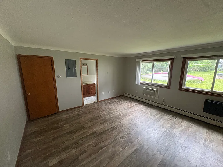 240 South St #4 — Photo 4