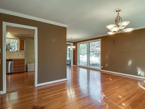 5th image of 568 Gloria Cir