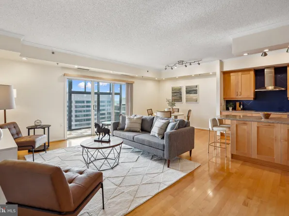 1211 S Eads St APT 1606, Arlington, VA 22202