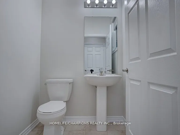 102 Benadir Ave — Photo 31