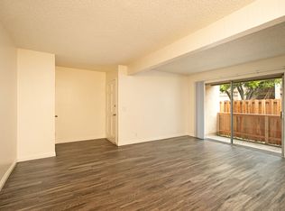 Villa Medera Apartment Homes, Costa Mesa, CA 92627