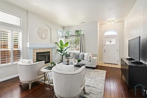 6959 Romanzo Way — Photo 3